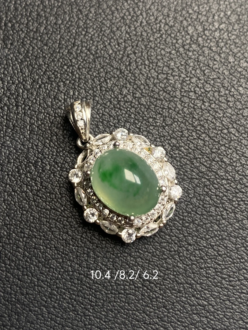 1009（小月源头）冰种翡翠大颗粒金丝绿吊坠干净饱满肉细荧光足