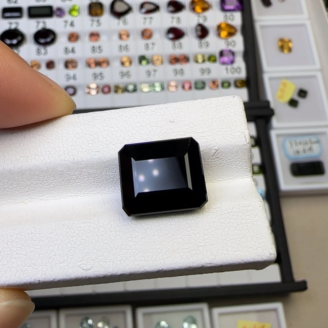 碧玺珠宝半成品未镶嵌天然黑碧玺12.38克拉