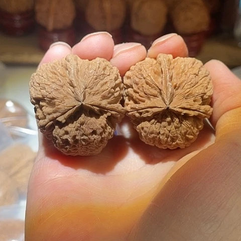 把件文玩核桃西北蜂带彩38