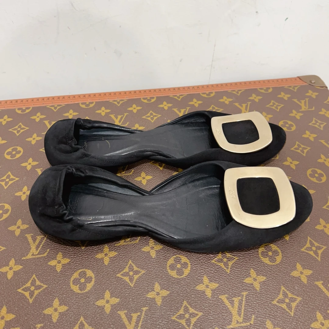 99新 Roger Vivier/罗杰·维威耶 平底鞋尺码37成色看直播GSS23785