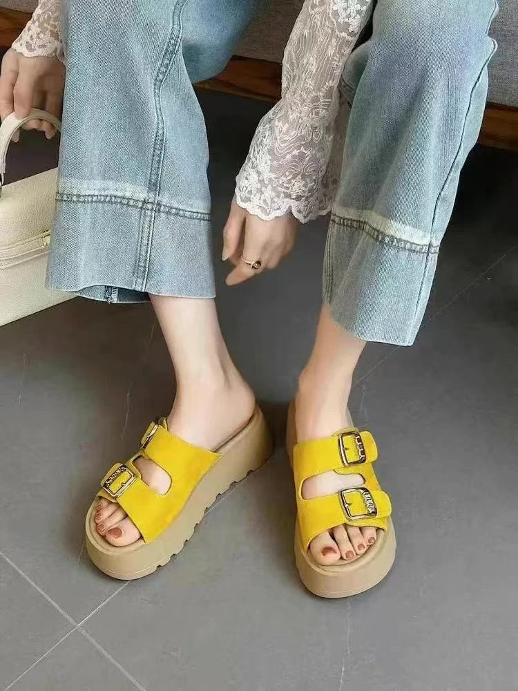 2025夏季女潮流新款春季百搭软底休闲韩版修身奶油风拖鞋357
