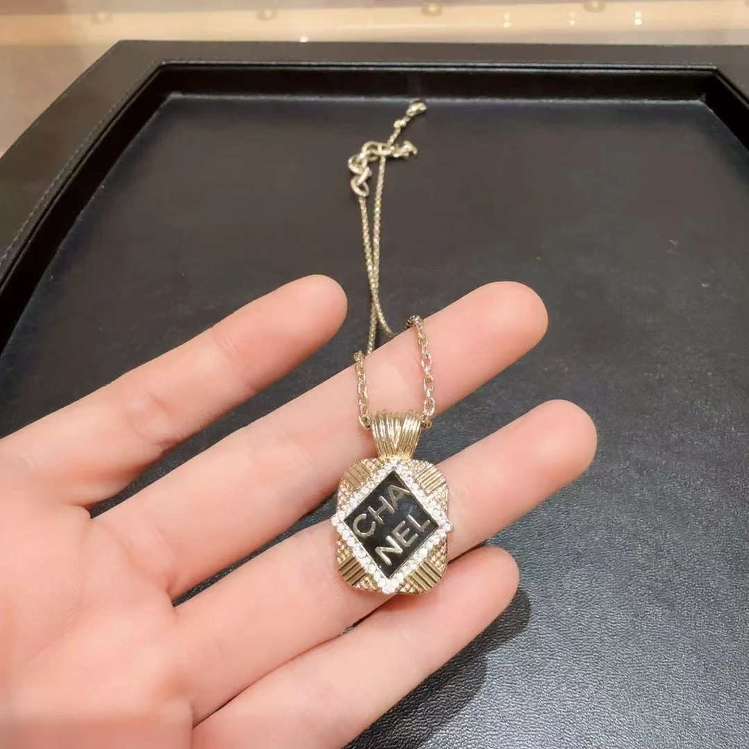 99新 Chanel/香奈儿  21A香水瓶菱形水钻字母项链淡金色