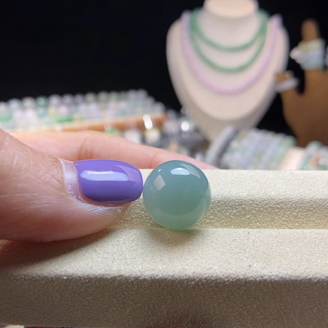 翡翠未镶嵌颈饰13.3晴蓝