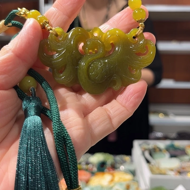 岫玉未镶嵌毛衣链