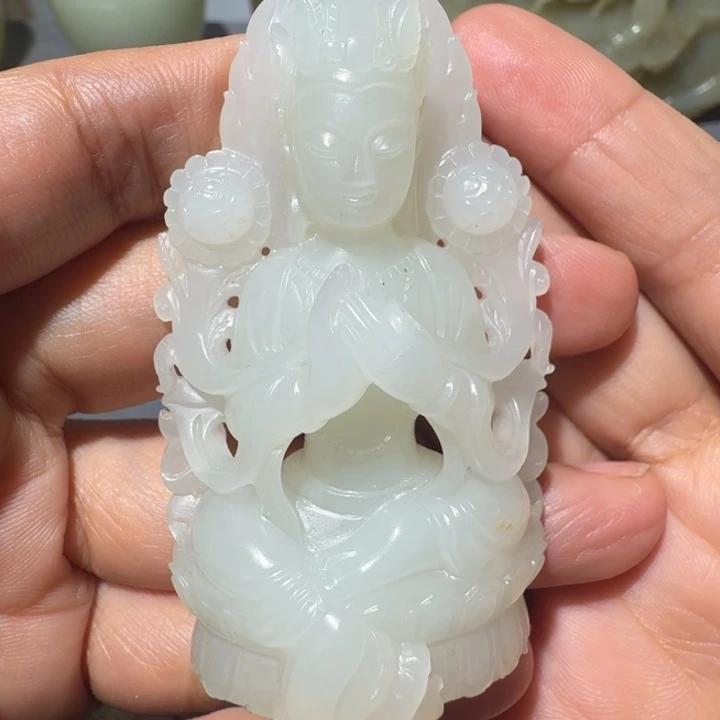 时***董和田玉未镶嵌挂件