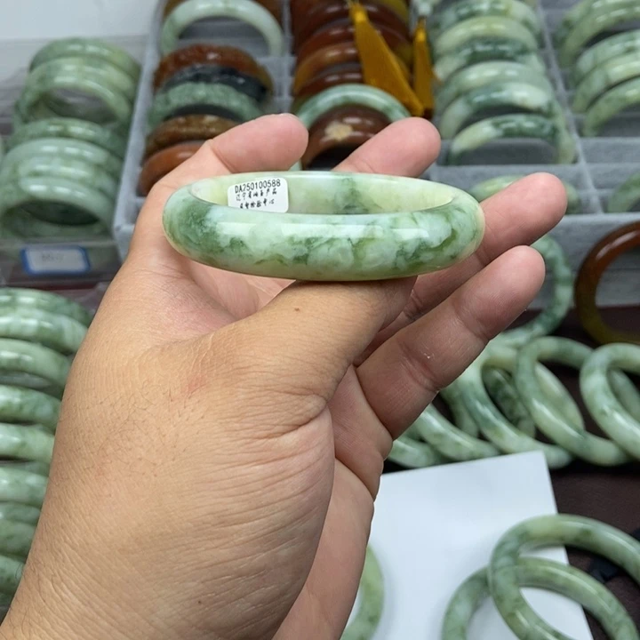 蛇纹石玉手镯未镶嵌西****西