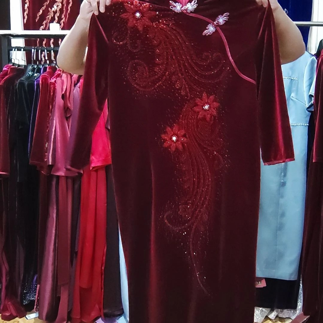 昭***明酒红色金丝绒重工中长旗袍xl