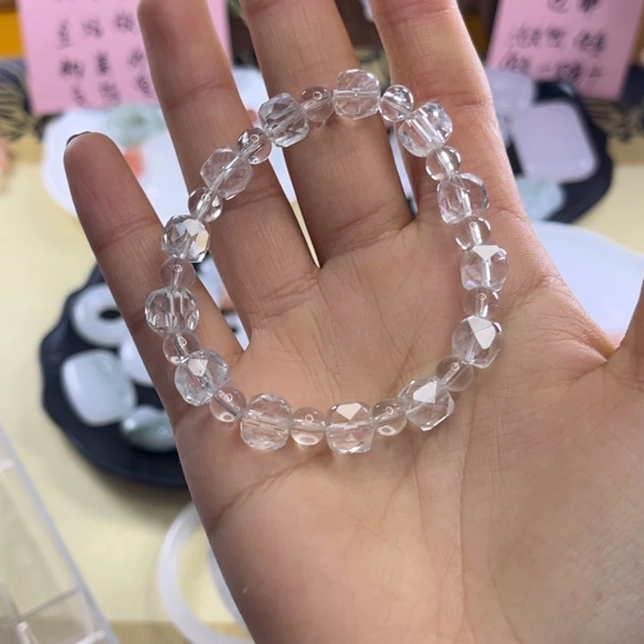 石英质玉未镶嵌颈饰