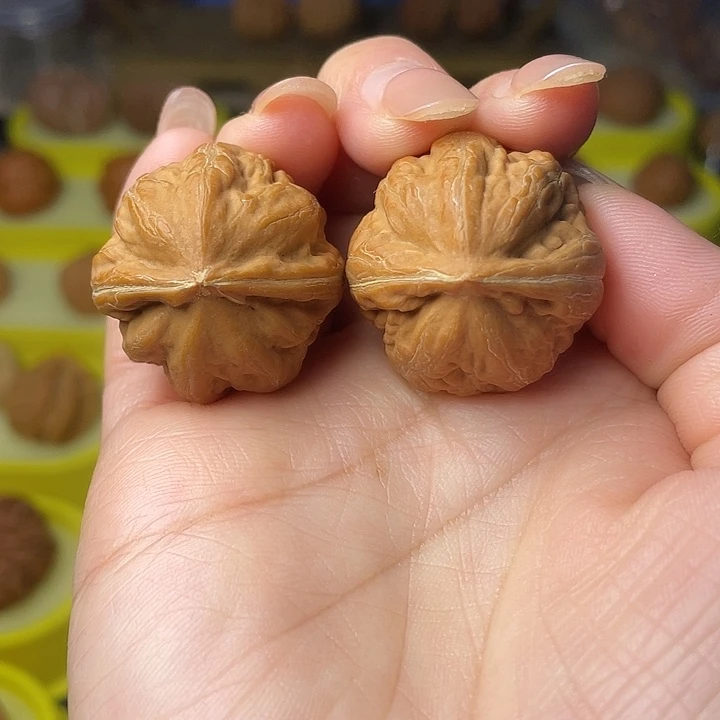 文玩核桃吊坠粗筋八棱