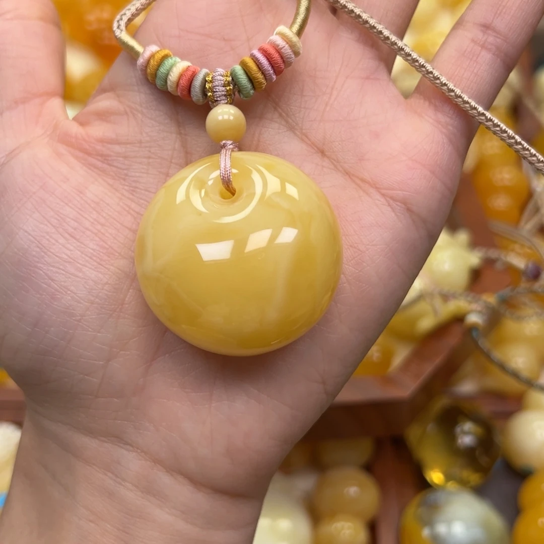 琥珀未镶嵌颈饰蜜蜡