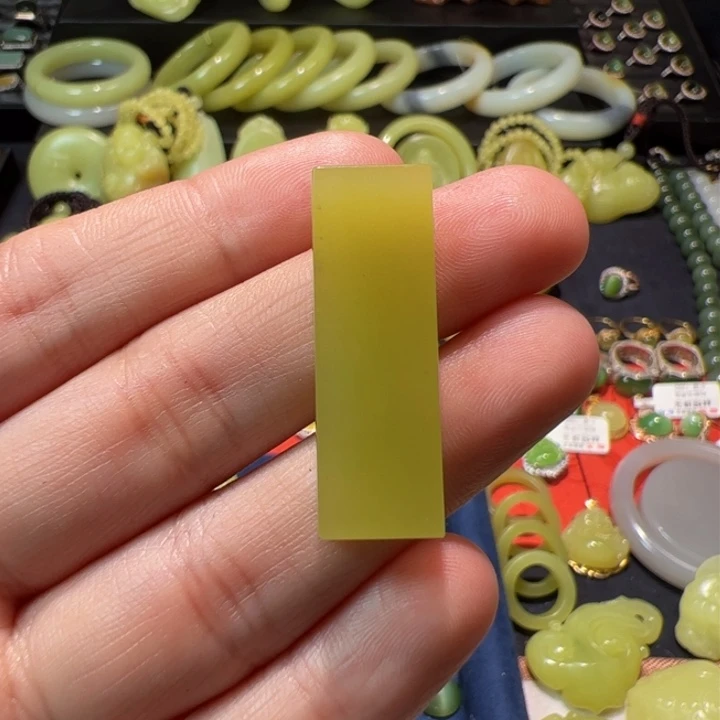 和田玉（黄玉）颈饰未镶嵌