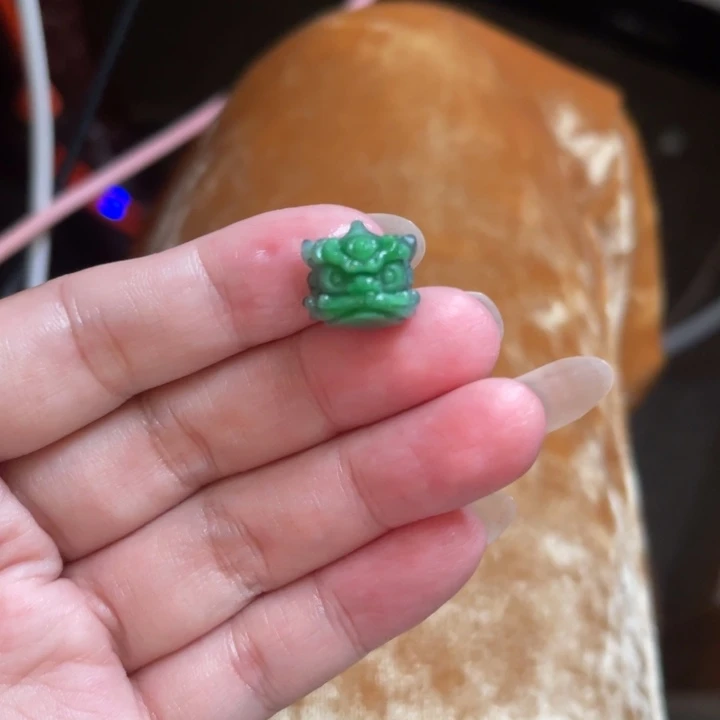 叶***子定制翡翠未镶嵌翡翠