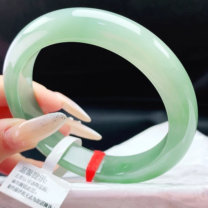 翡翠未镶嵌手镯58圈