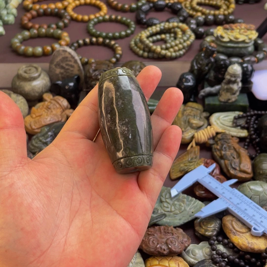 【闪购商品】未镶嵌岫岩河磨玉（透闪石质玉）挂件