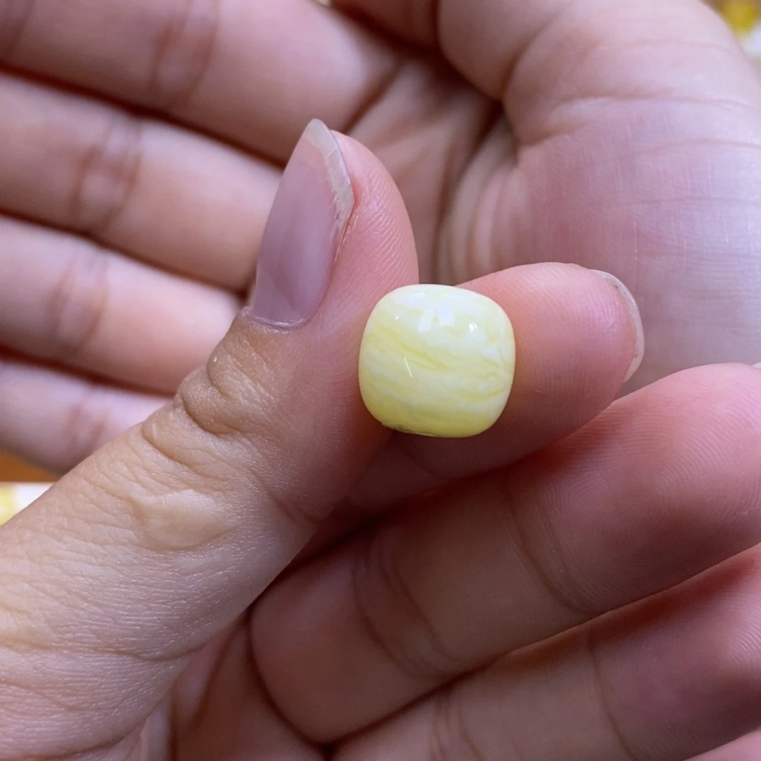 琥珀未镶嵌珠宝奇石12.0