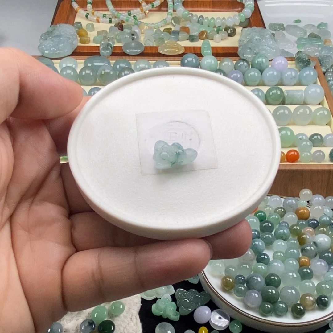 翡翠裸石天然翡翠A货飘花荷花
