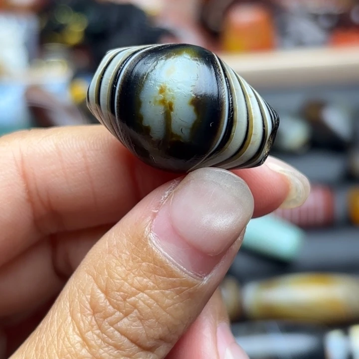 中***进玛瑙/玉髓未镶嵌颈饰