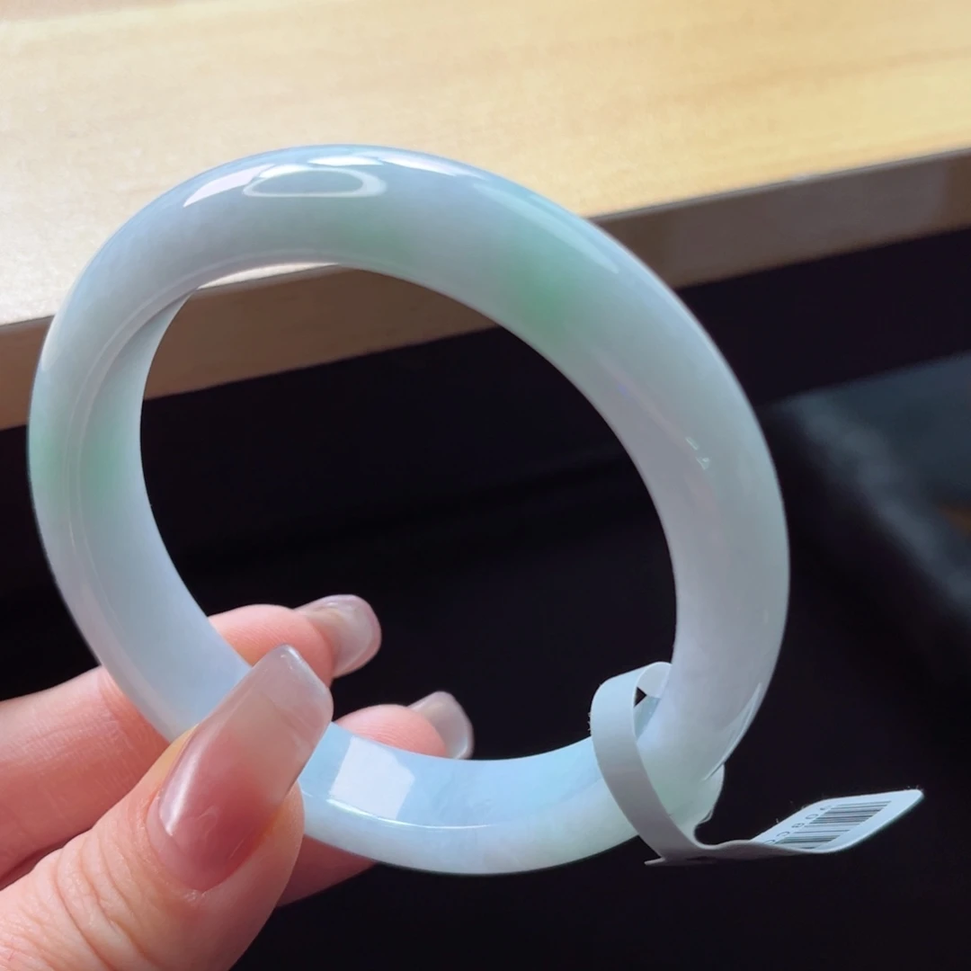 翡翠手镯未镶嵌手镯