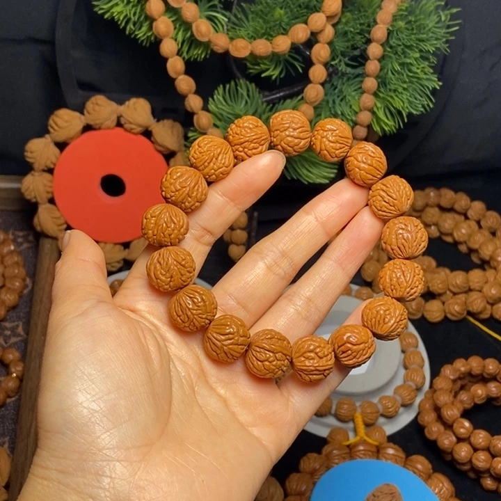 秦岭龙纹桃核手串
