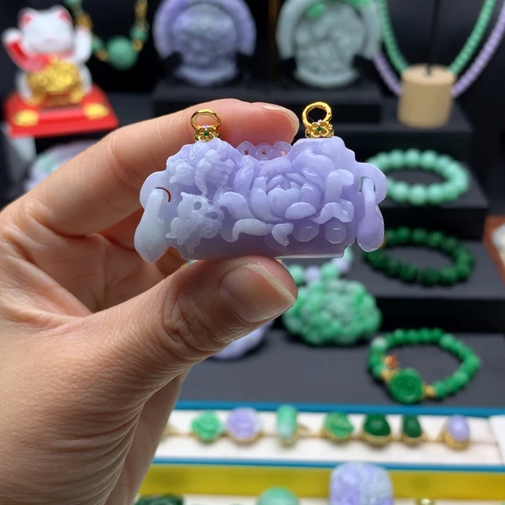 翡翠未镶嵌颈饰紫翡花牌