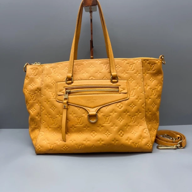 95新 LouisVuitton/路易威登 黄色压花Lumineuse托特包 尺寸34*27
