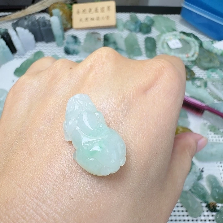 y****未镶嵌定制翡翠挂件