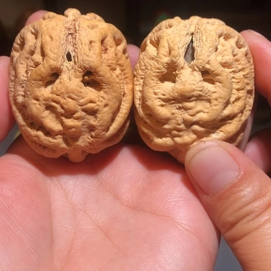 文玩核桃把件乾坤鬼脸核桃