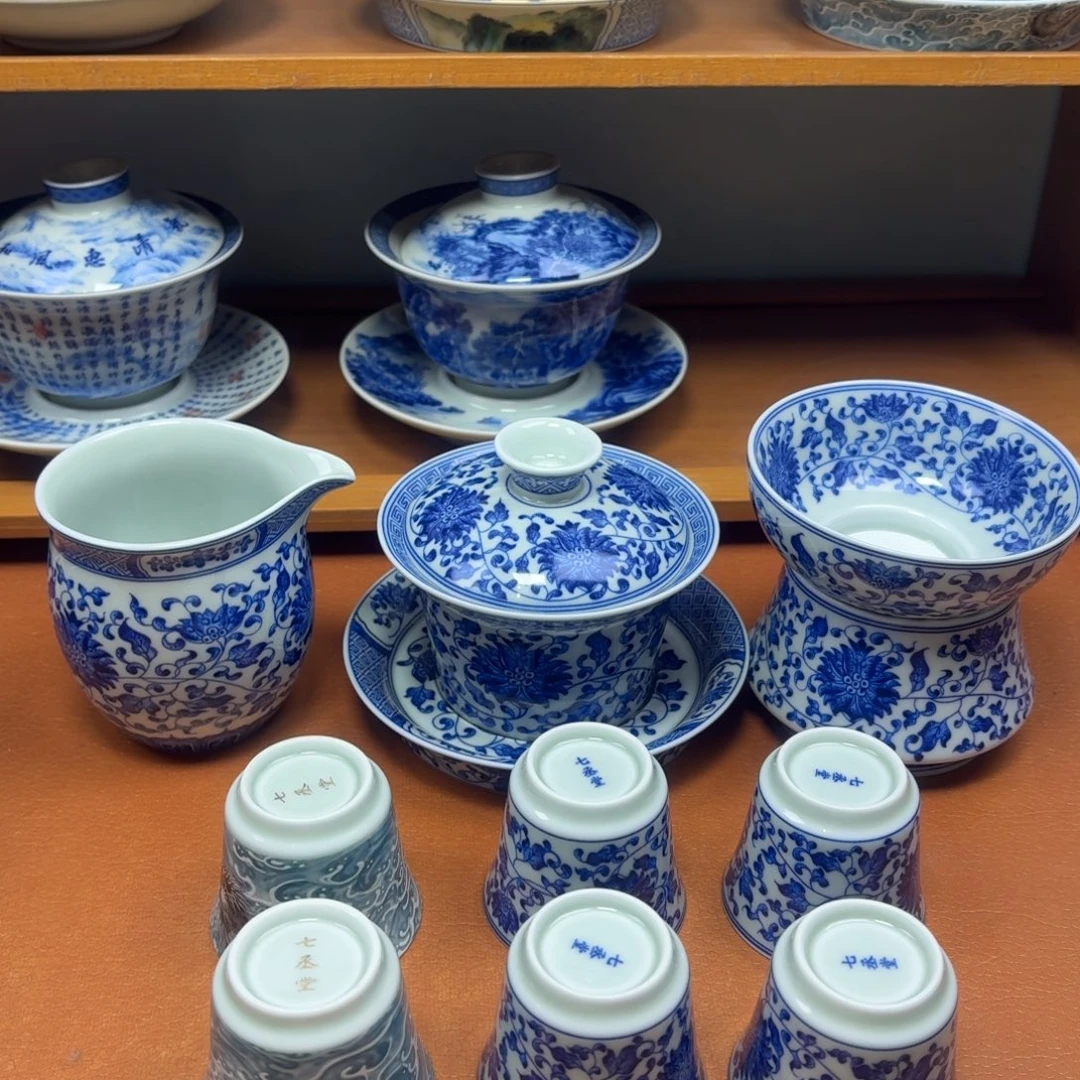 街***作景德镇瓷器精品展示