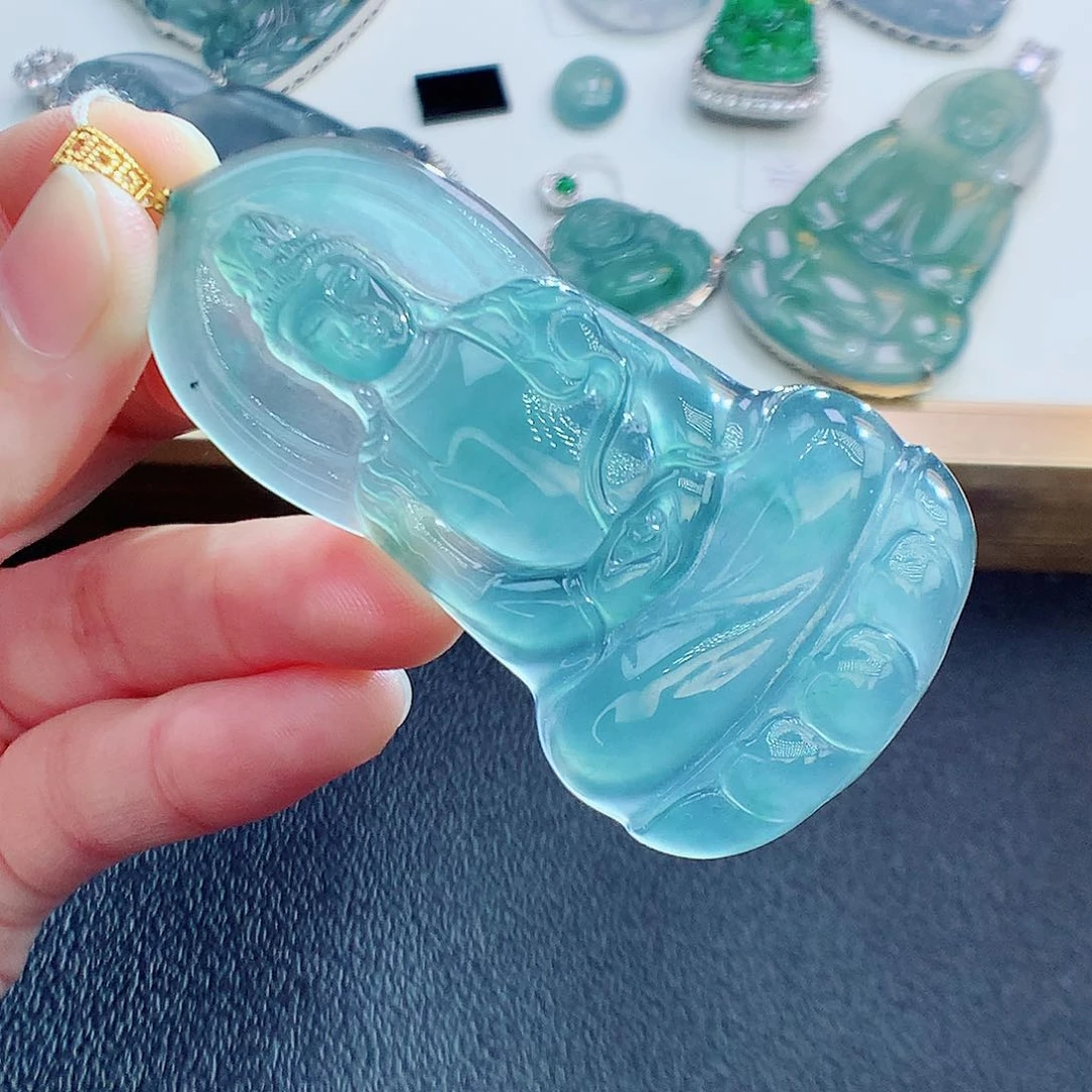 翡翠颈饰18K金镶嵌翡翠