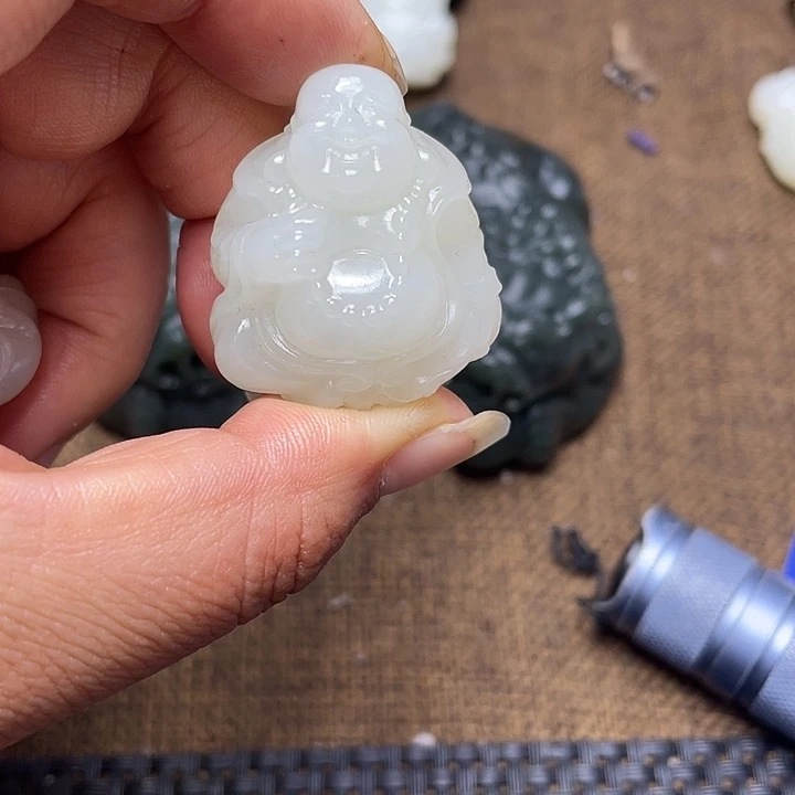 和田玉未镶嵌挂件