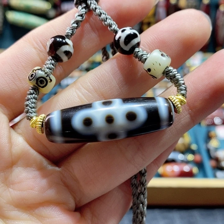 玛瑙/玉髓颈饰合金19