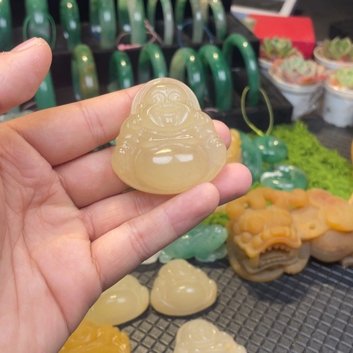 石英质玉未镶嵌颈饰