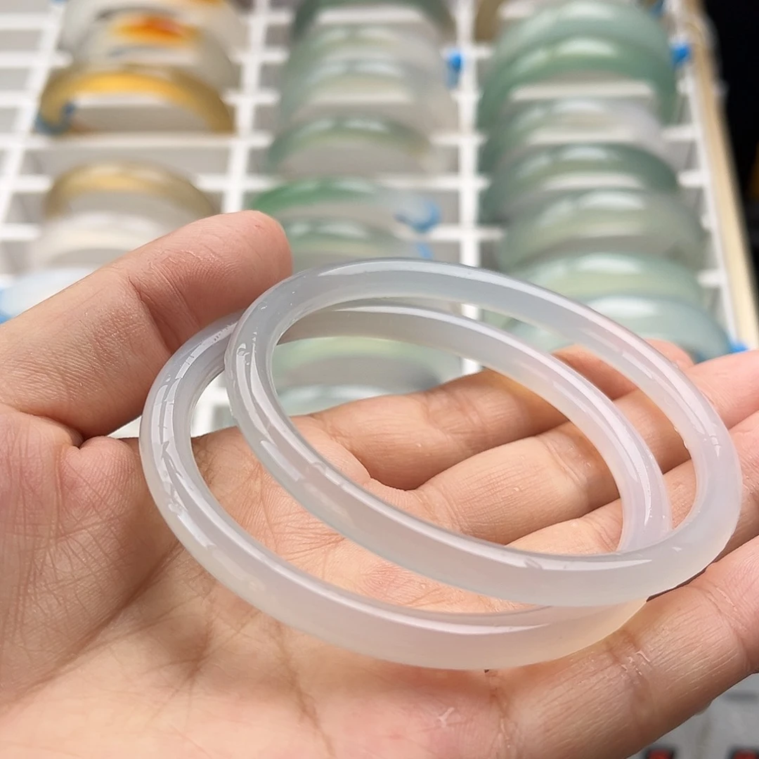 玛瑙/玉髓手镯未镶嵌58