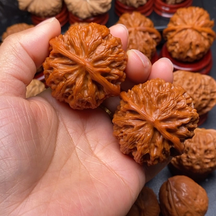 【闪购商品】文玩核桃把件一**花苹果园