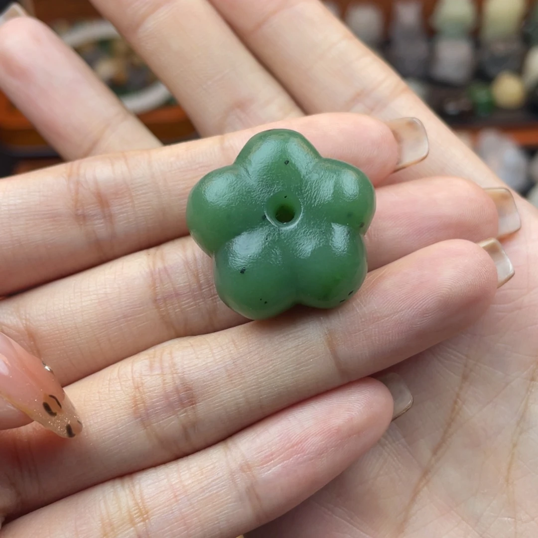 和田玉颈饰未镶嵌定制