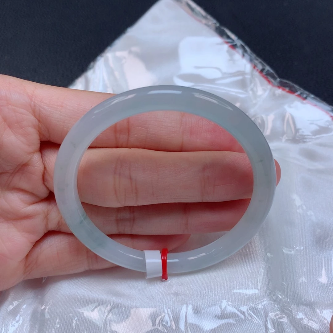 翡翠手镯未镶嵌天然