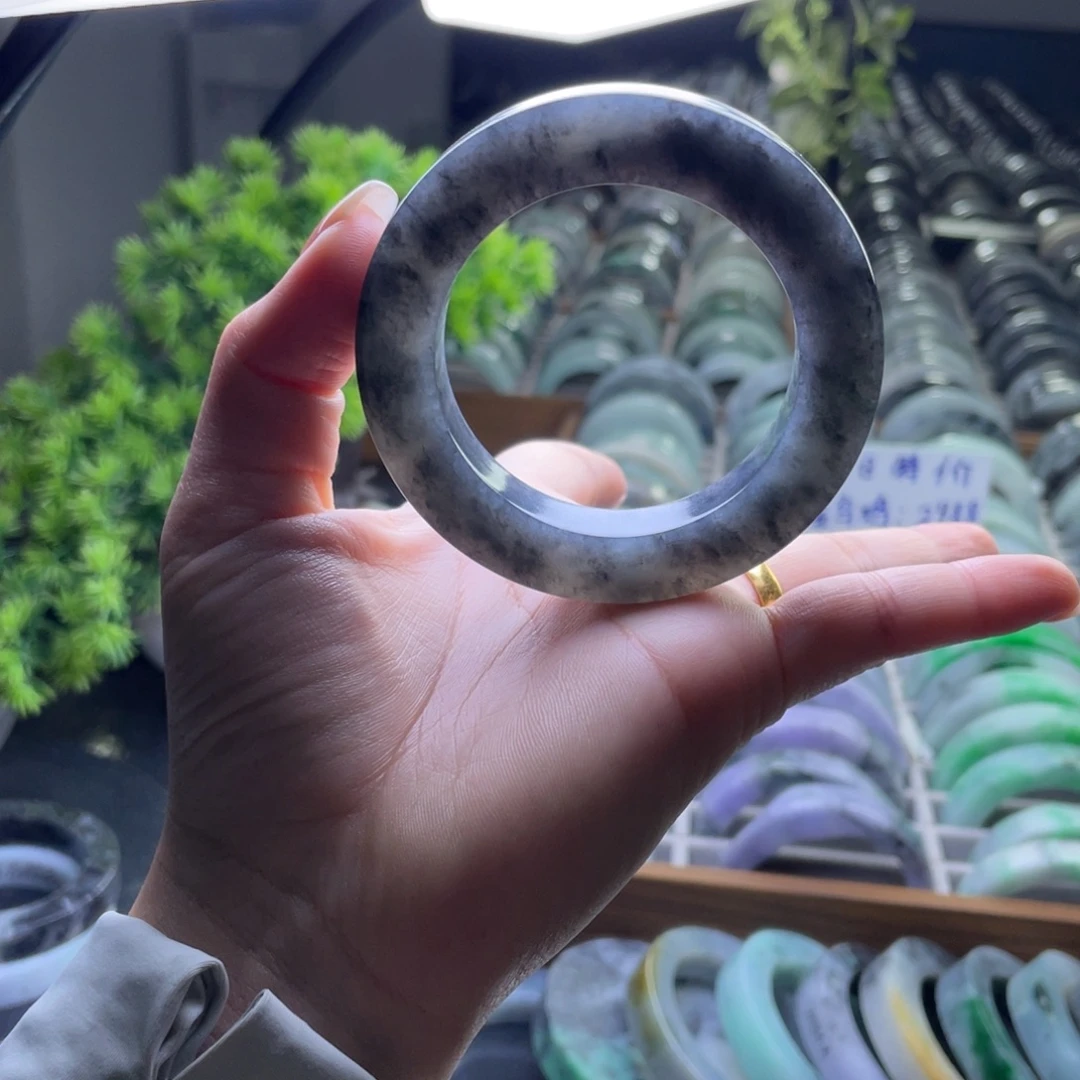 定制翡翠未镶嵌翡翠手镯