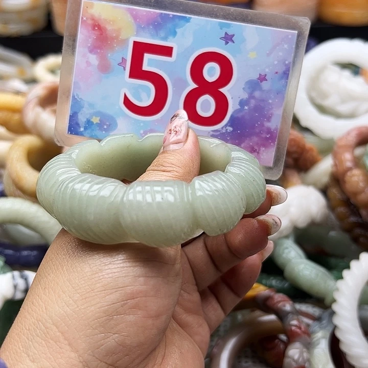 未镶嵌手镯石英岩玉