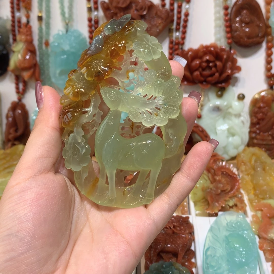 蛇纹石玉未镶嵌颈饰鸿**头