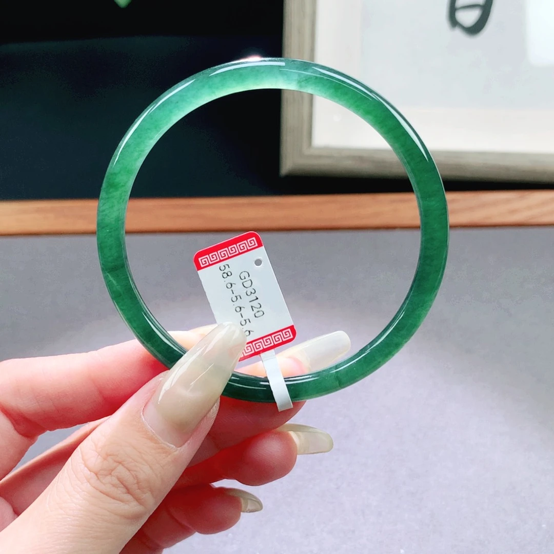 翡翠手镯未镶嵌天然翡翠手镯