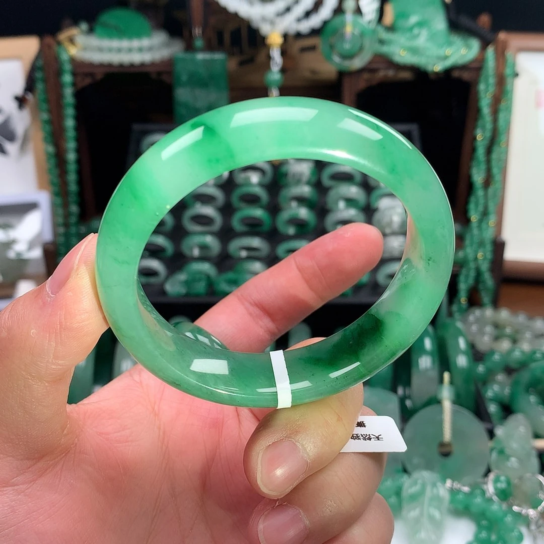 石英质玉手镯未镶嵌圈口58