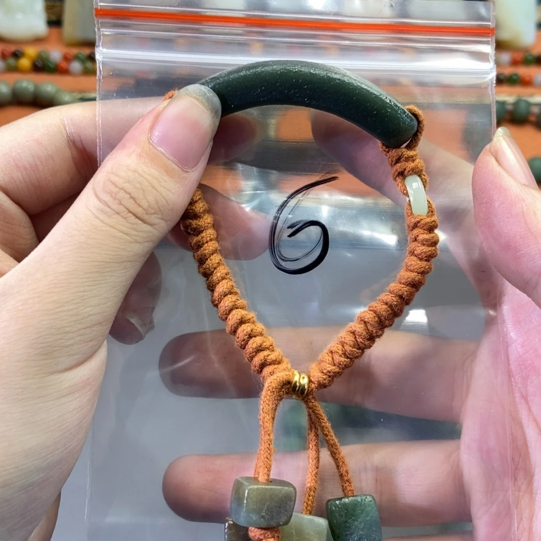 和田玉颈饰未镶嵌吴**家