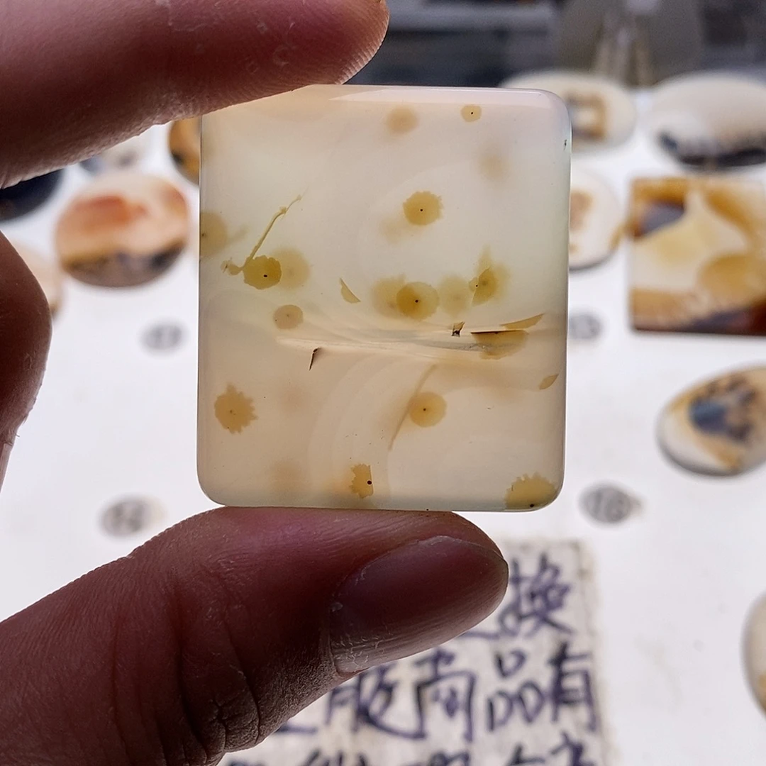 未镶嵌玛瑙/玉髓珠宝奇石
