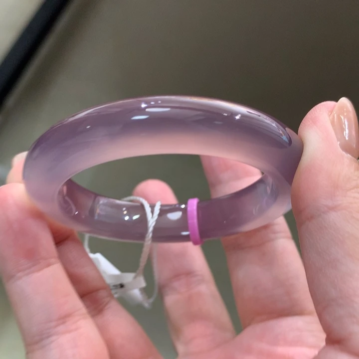 旺***宝玛瑙/玉髓未镶嵌手镯