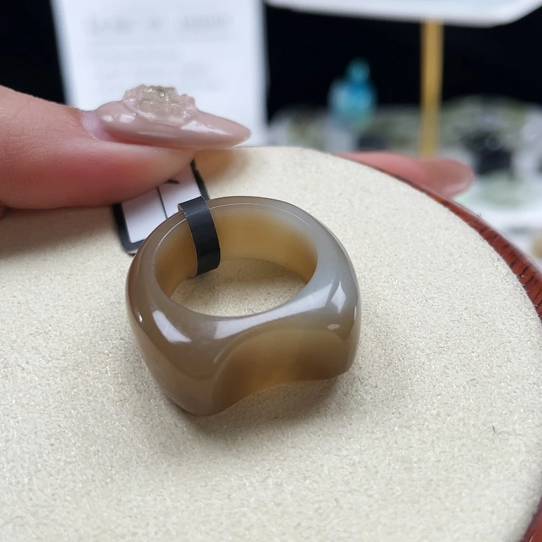和田玉未镶嵌戒指P24浓糖渐变猫耳朵18.4不退换