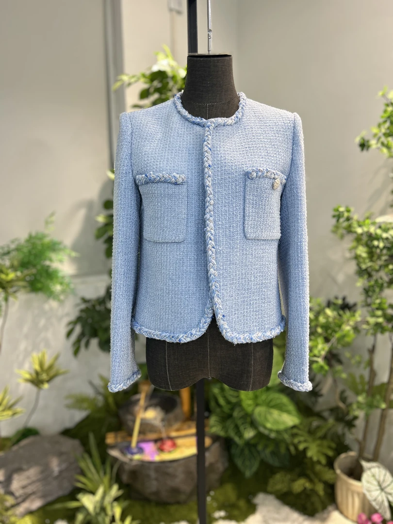 剀剀莉（加州蓝天）早春新款蓝色轻奢气质减龄修身超显白小香风外套