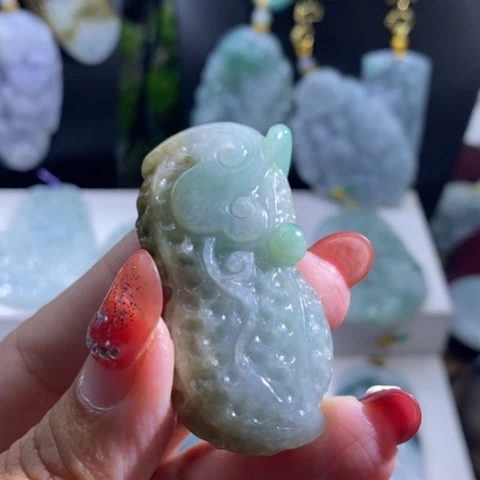 【闪购商品】颈饰未镶嵌翡翠花生