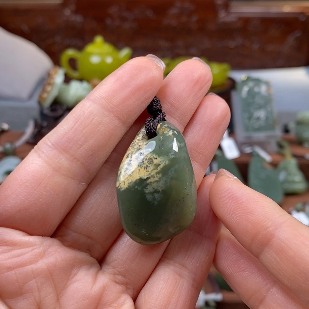 小***8岫岩河磨玉（透闪石质玉）未镶嵌挂件