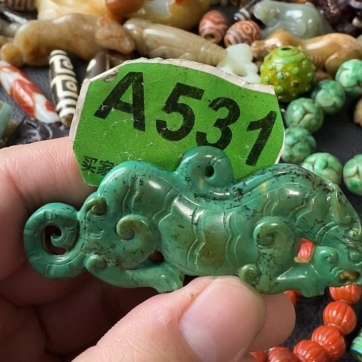 S****和田玉未镶嵌颈饰