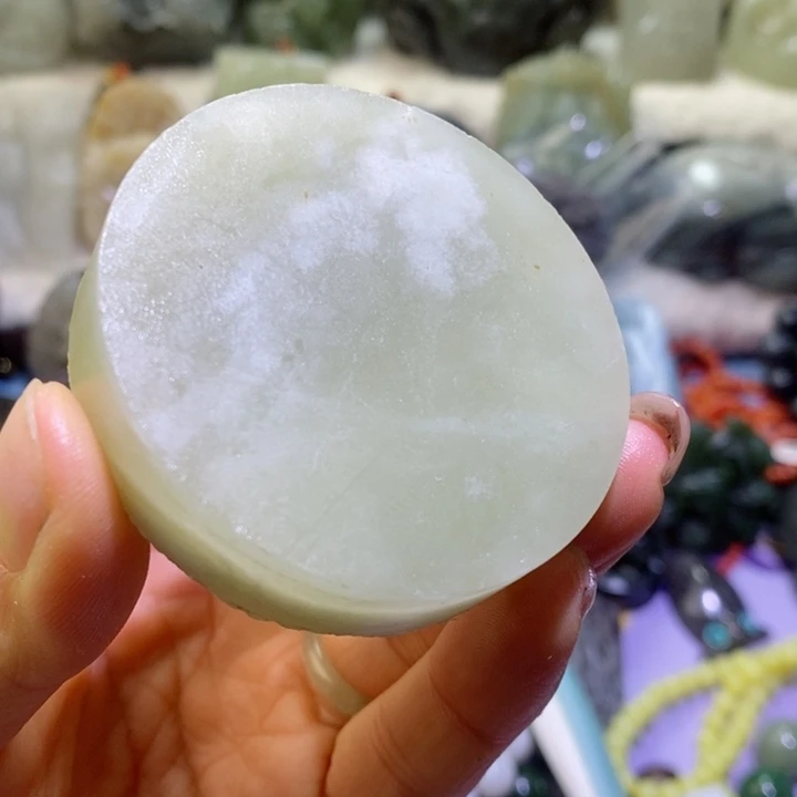 和田玉边角料未镶嵌